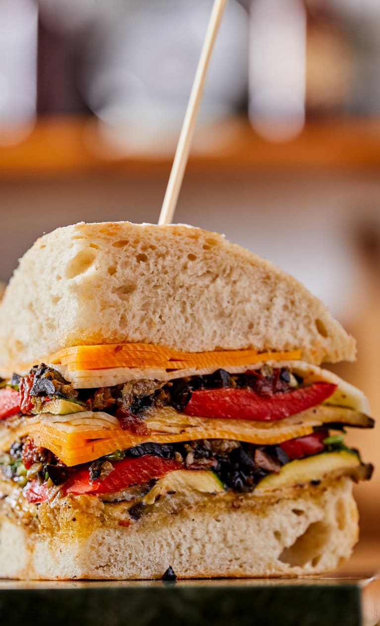 Vega muffuletta szendvics