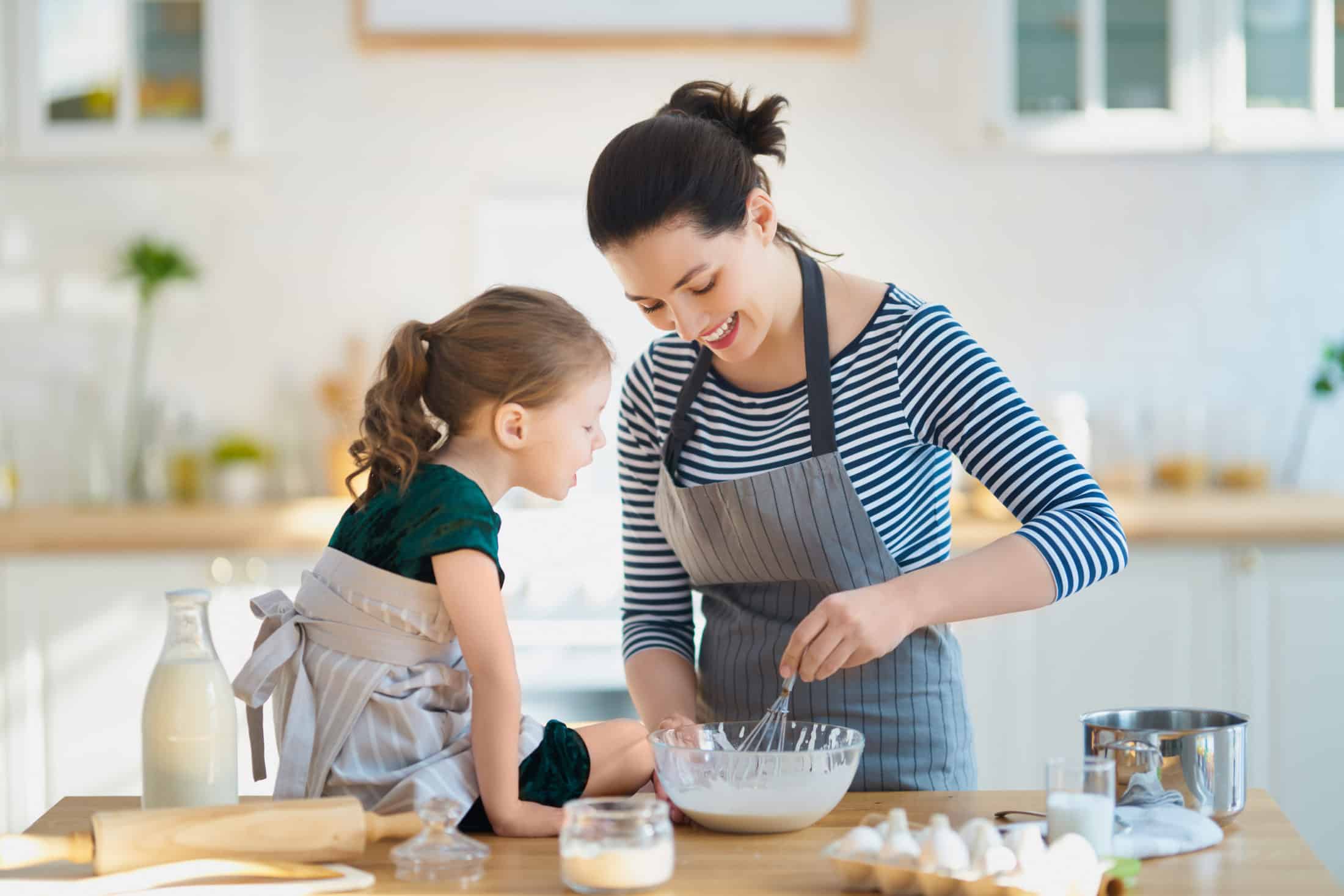 6 alapszabály, amit minden gyereknek be kell tartania a konyhában